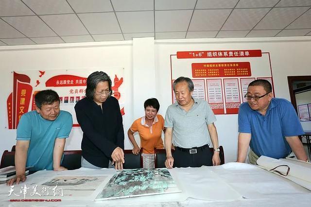 天津市文化艺术商会组织书画名家走进蓟州区乡村送文化